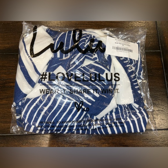 Brand new in package Lulus Delphi blue& White striped tie front strapless romper - Picture 2 of 7
